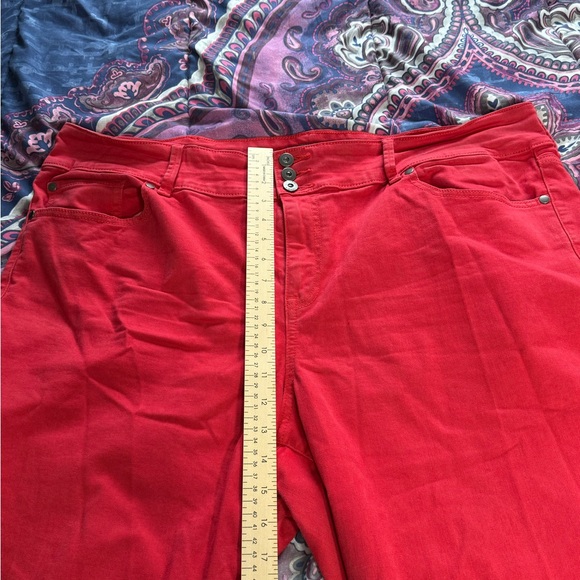 Torrid Women’s Super Soft Red 3 Button‎ Crop Jegging Plus Size 24 - Picture 7 of 8